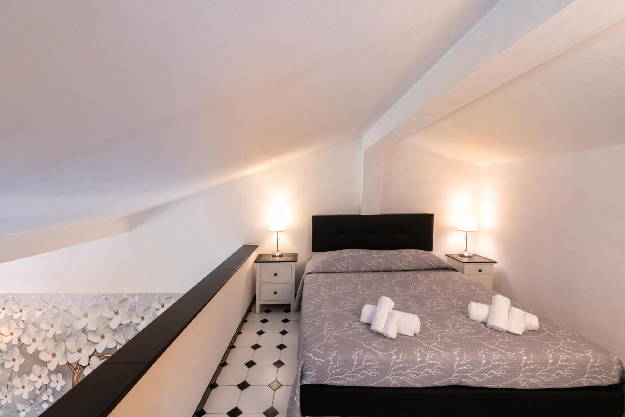 Loft Cristina - La Piazzetta Fronte Mare Apartment ซานตา มาร์เกอริตา ลีกูเร ภายนอก รูปภาพ