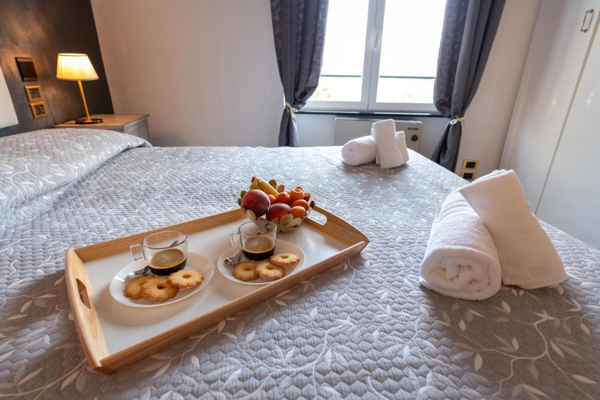 Loft Cristina - La Piazzetta Fronte Mare Apartment ซานตา มาร์เกอริตา ลีกูเร ภายนอก รูปภาพ